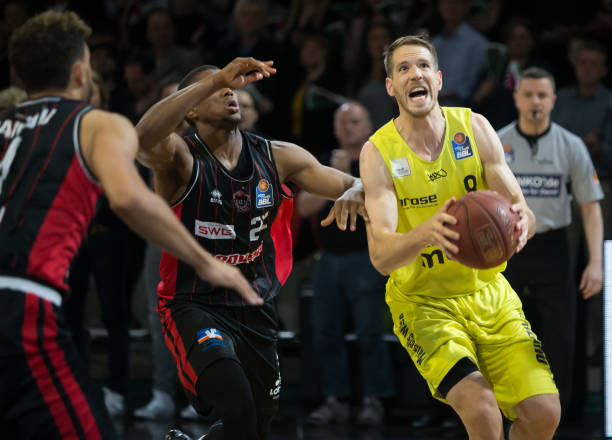 队保持着强 队保持着强